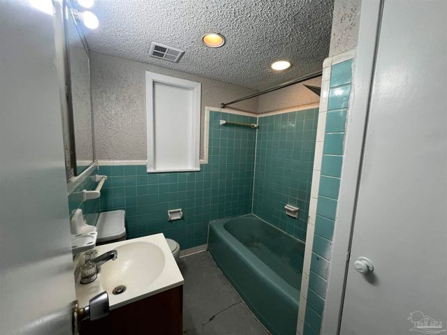 5733 Orange St, Milton, FL 32570