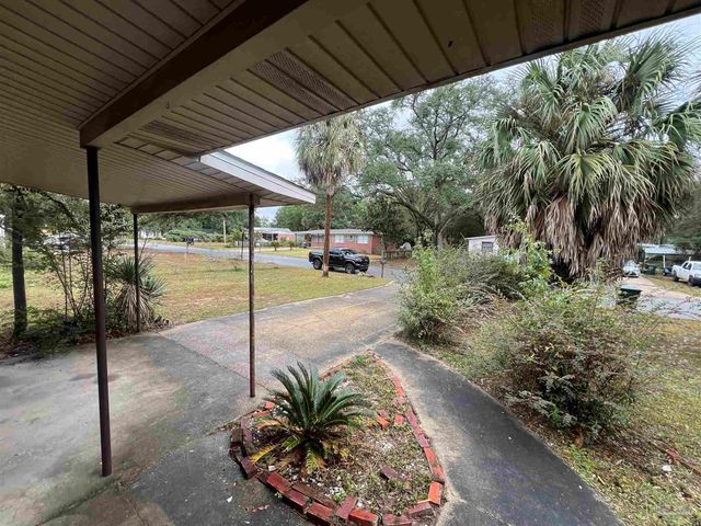 5733 Orange St, Milton, FL 32570