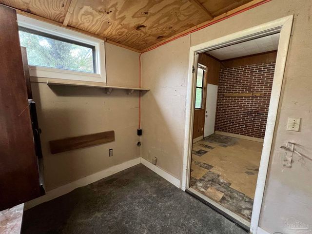 5733 Orange St, Milton, FL 32570