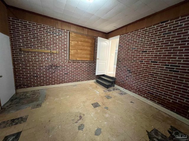 5733 Orange St, Milton, FL 32570