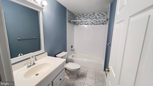 7 VOSCEK CT, Lawrence, NJ 08648