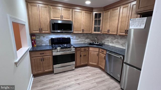 7 VOSCEK CT, Lawrence, NJ 08648