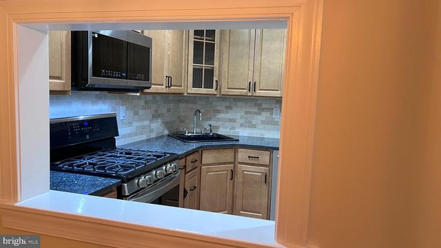 7 VOSCEK CT, Lawrence, NJ 08648