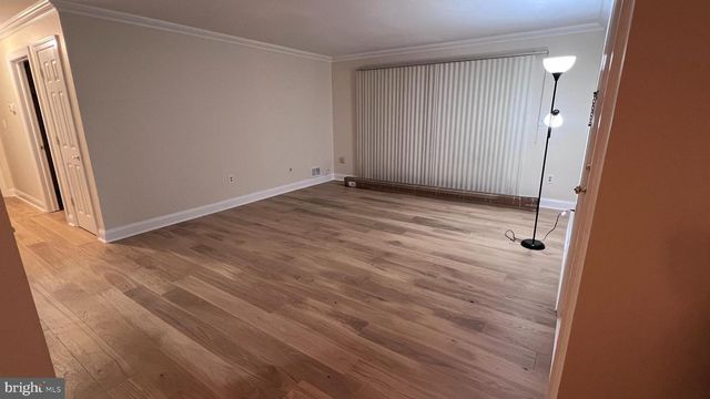 7 VOSCEK CT, Lawrence, NJ 08648