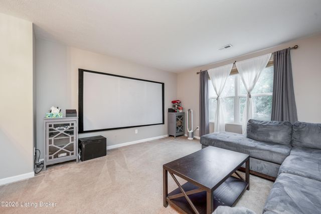 12095 Parkview Trace Dr, Louisville, KY 40229