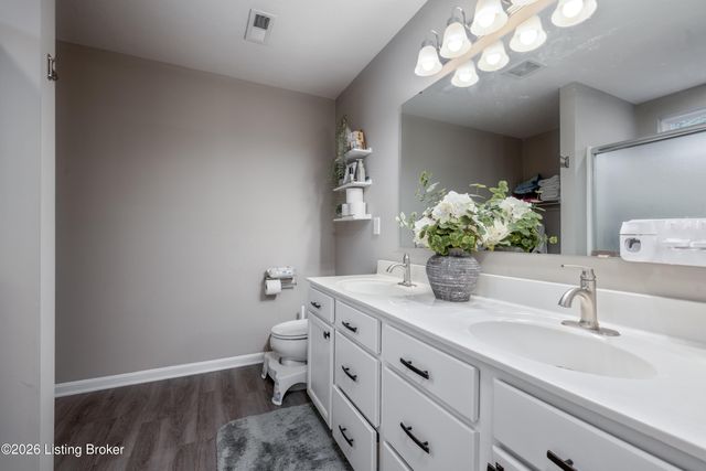 12095 Parkview Trace Dr, Louisville, KY 40229