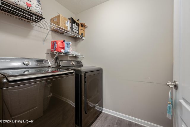 12095 Parkview Trace Dr, Louisville, KY 40229