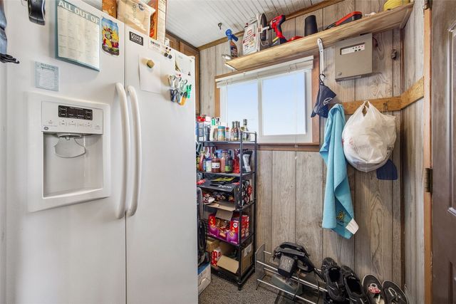 231 Highland Dr NW, Cedar Rapids, IA 52405