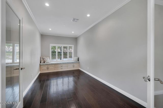 6320 Ballantine Place, Oak Park, CA 91377