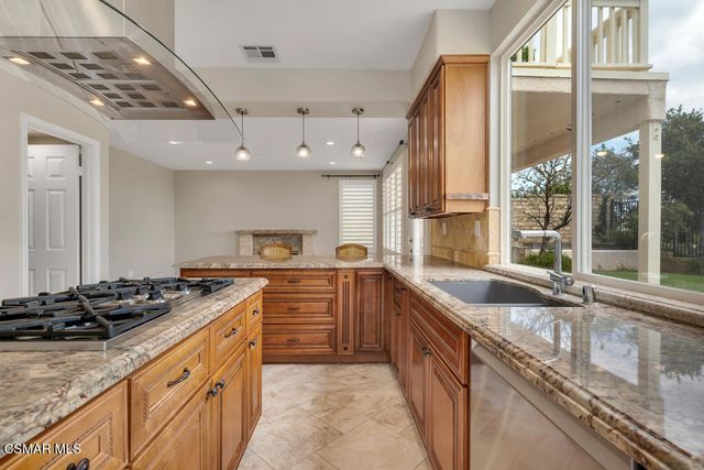 6320 Ballantine Place, Oak Park, CA 91377