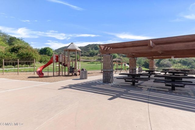 6320 Ballantine Place, Oak Park, CA 91377