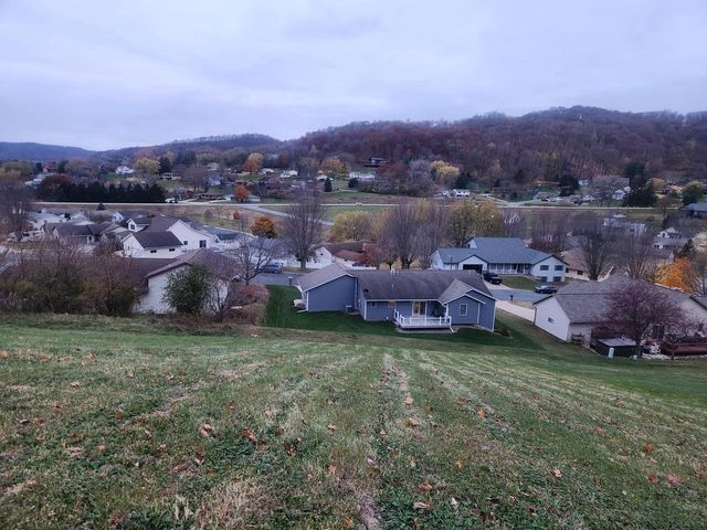 225 RED APPLE DRIVE, Houston, MN 55943