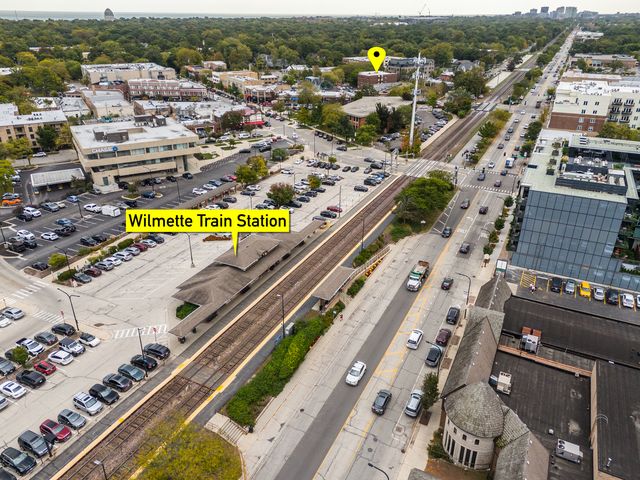 1136 Greenleaf Avenue 303, Wilmette, IL 60091