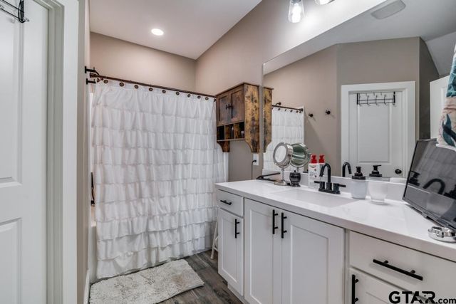 17409 Crossing Circle, Lindale, TX 75771