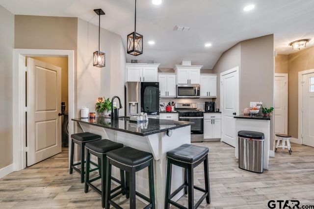 17409 Crossing Circle, Lindale, TX 75771