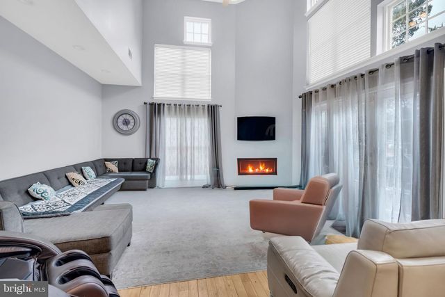 43553 DEMPSEY LN, Chantilly, VA 20152