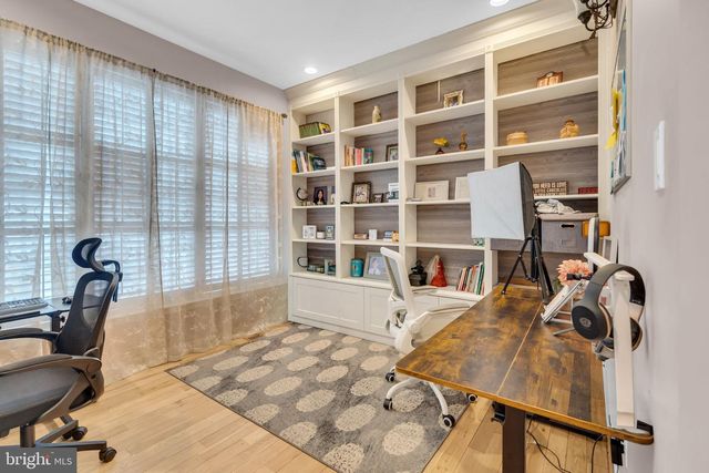 43553 DEMPSEY LN, Chantilly, VA 20152