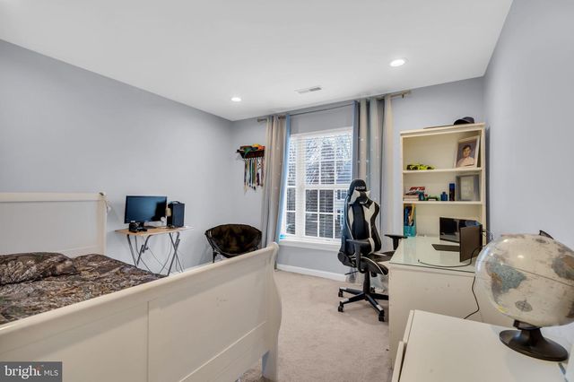 43553 DEMPSEY LN, Chantilly, VA 20152