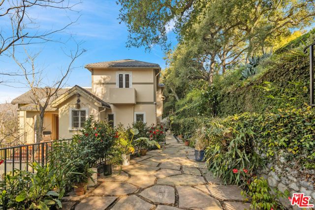 35 Haldeman Road, Santa Monica, CA 90402