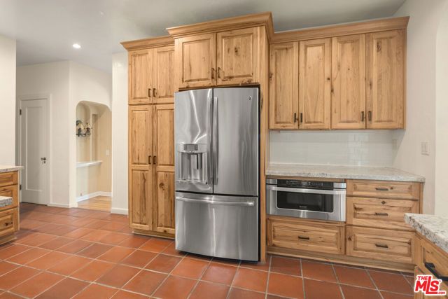 35 Haldeman Road, Santa Monica, CA 90402