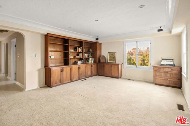 35 Haldeman Road, Santa Monica, CA 90402