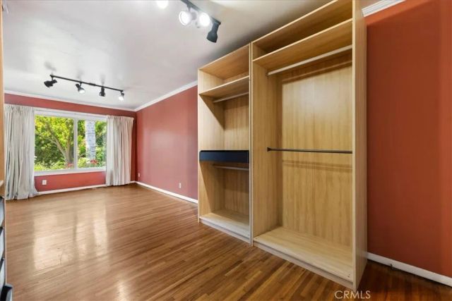 1613 N Pepper, Burbank, CA 91505