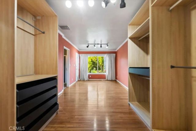 1613 N Pepper, Burbank, CA 91505
