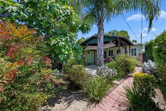 1613 N Pepper, Burbank, CA 91505