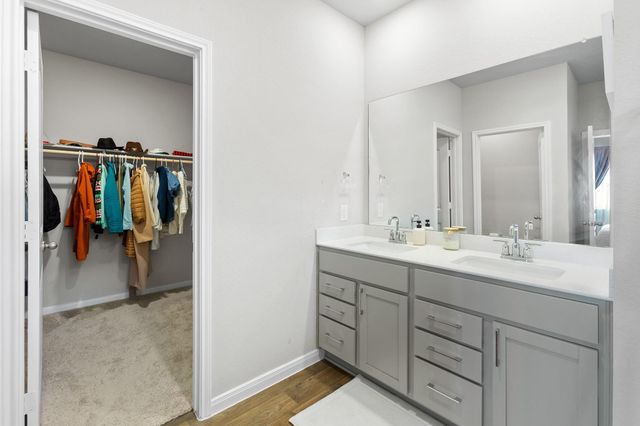 199 Frostweed DR, Kyle, TX 78640