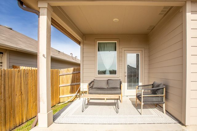 199 Frostweed DR, Kyle, TX 78640