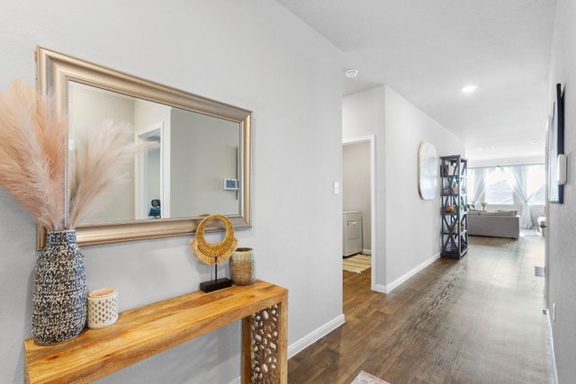 199 Frostweed DR, Kyle, TX 78640