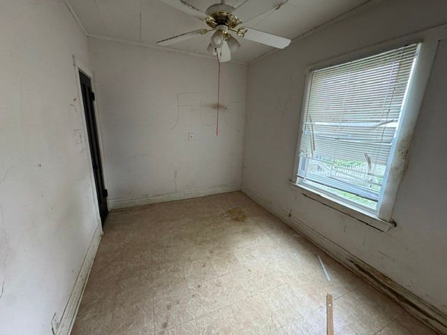 5500 W WARWICK Avenue, Chicago, IL 60641