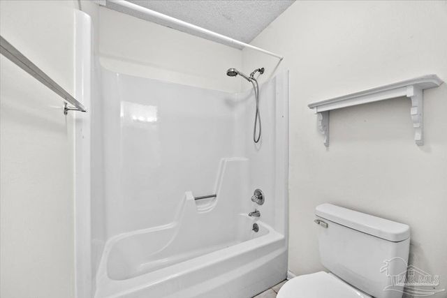 4717 Huron Dr, Pensacola, FL 32507