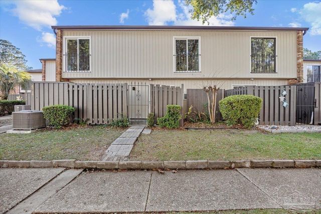 4717 Huron Dr, Pensacola, FL 32507