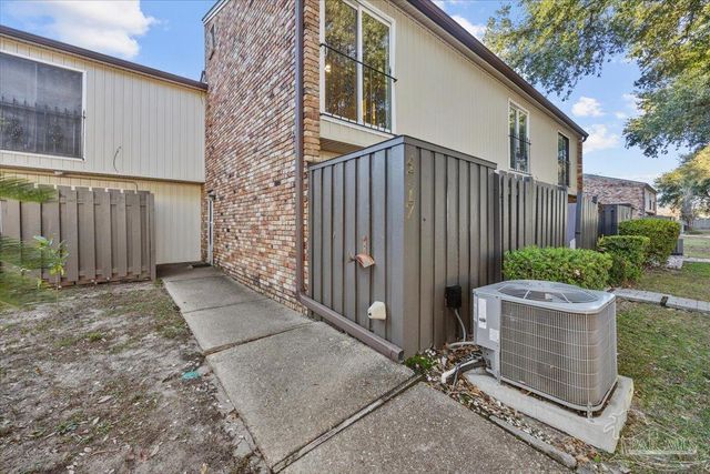 4717 Huron Dr, Pensacola, FL 32507