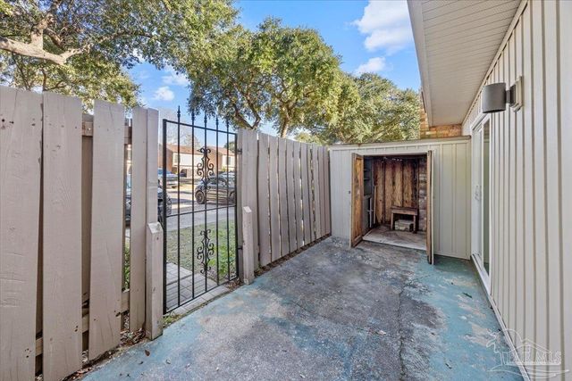 4717 Huron Dr, Pensacola, FL 32507