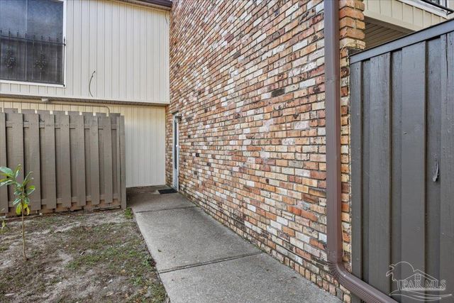 4717 Huron Dr, Pensacola, FL 32507