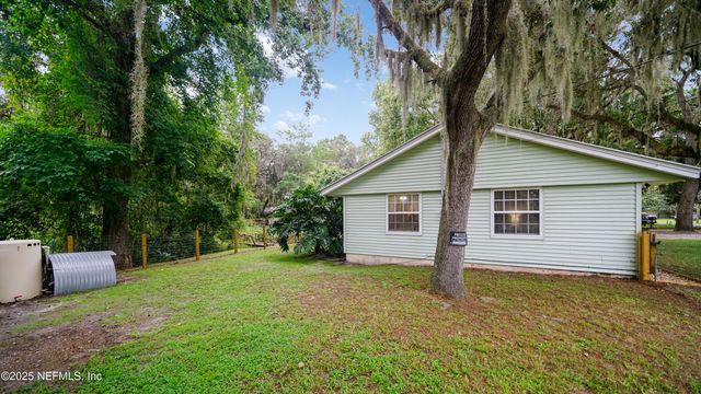 112 RIVER RD Drive, Palatka, FL 32177