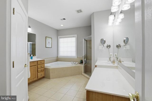 43642 HARTSHIRE TER, Leesburg, VA 20176
