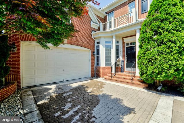 43642 HARTSHIRE TER, Leesburg, VA 20176