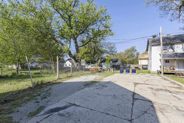 306-308 Center Avenue, Janesville, WI 53548