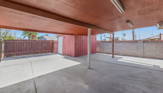 2039 W WINDSOR Avenue, Phoenix, AZ 85009