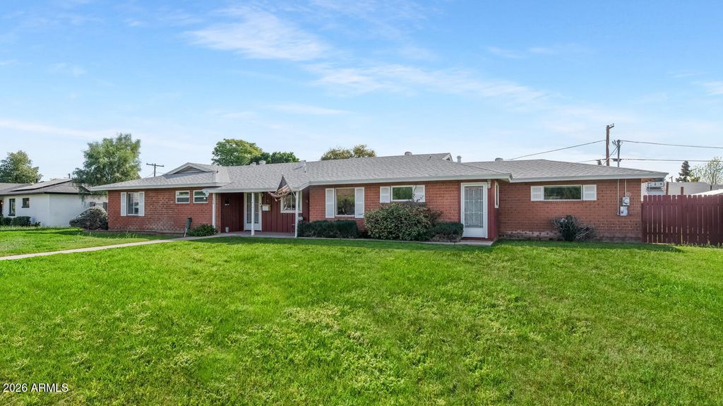 2039 W WINDSOR Avenue, Phoenix, AZ 85009