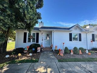 6042 Crape Myrtle Lane, Charlotte, NC 28216