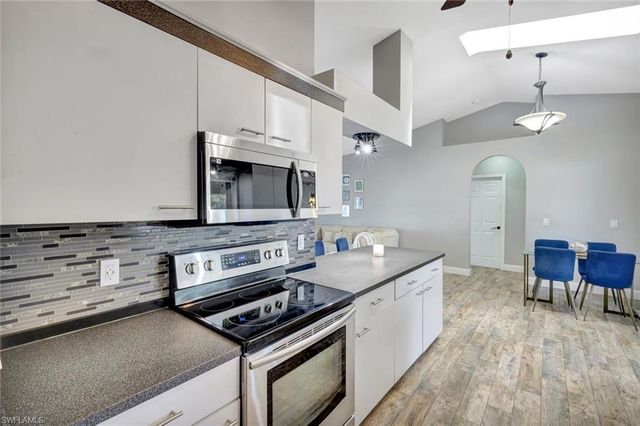 314 SE 19th ST, Cape Coral, FL 33990