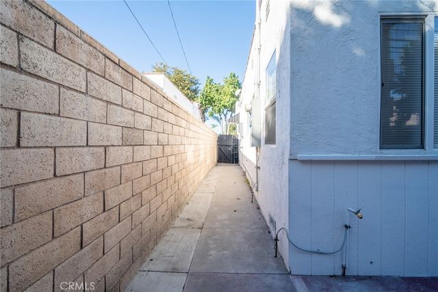 2370 Pine, Long Beach, CA 90806