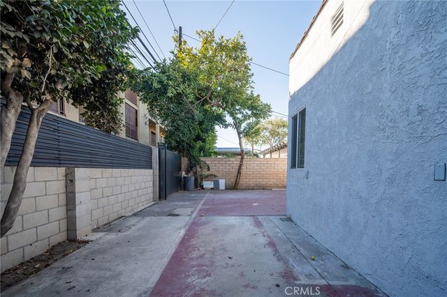 2370 Pine, Long Beach, CA 90806