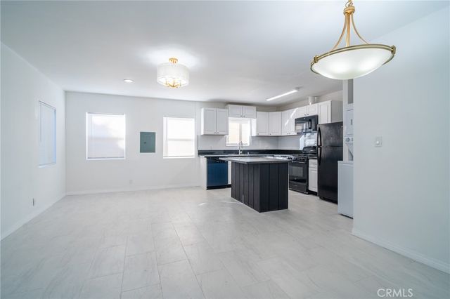 2370 Pine, Long Beach, CA 90806