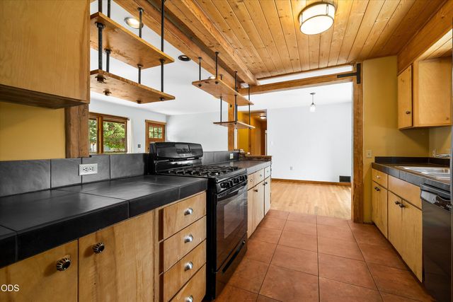 606 NE 9th Street, Bend, OR 97701
