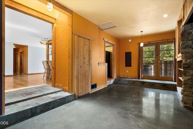 606 NE 9th Street, Bend, OR 97701